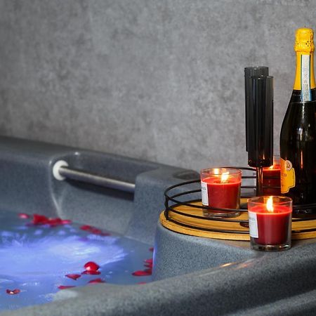 Riverside Studio With Jacuzzi! Шефилд Экстерьер фото