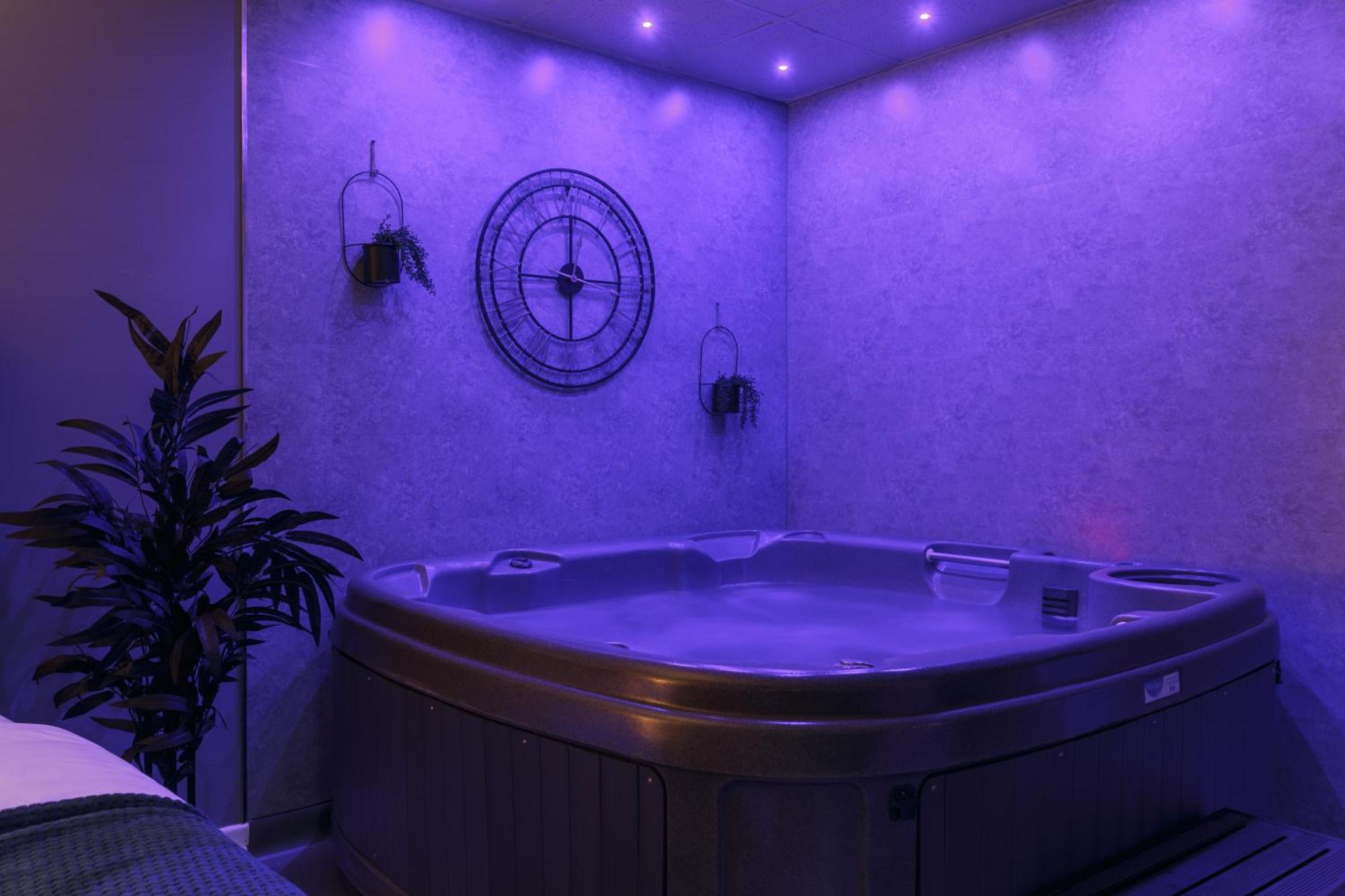 Riverside Studio With Jacuzzi! Шефилд Экстерьер фото