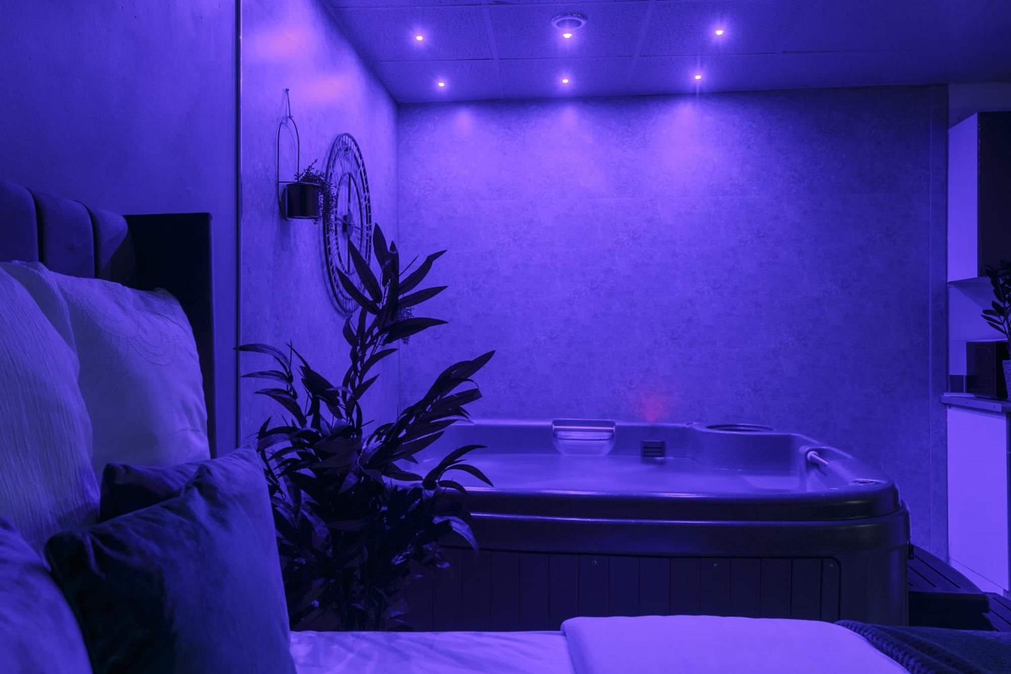 Riverside Studio With Jacuzzi! Шефилд Экстерьер фото